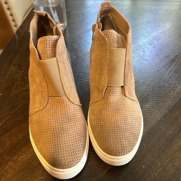 Steve Madden Women's Wavery Wedge Sneaker size 8 - Picture 7 of 7